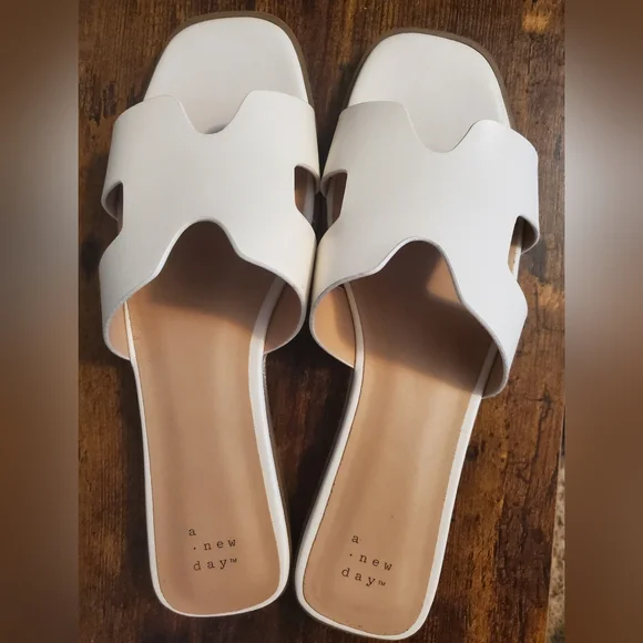 A new day white sandals - Picture 6 of 7